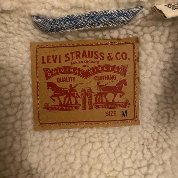 Levi’s Sherpa jacket - Picture 2 of 2